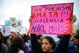 Dilma sanciona Lei do Feminicídio, que torna crime hediondo o assassinato de mulheres